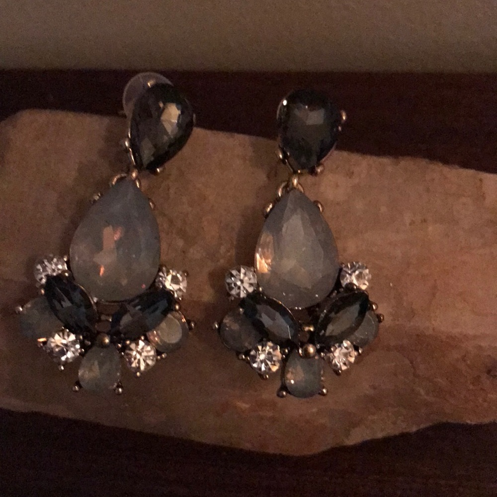 Rhinestone cluster dangling earrings